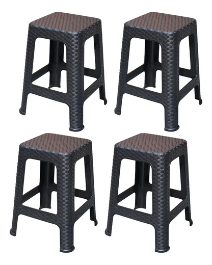 Mesa Estilo Ratán con 4 Bancos